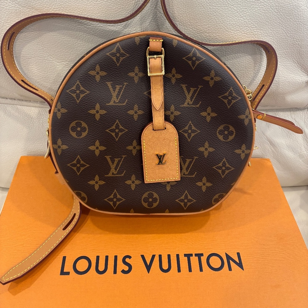 Authentic LV Boite Chapeau Souple MM - perfect condition